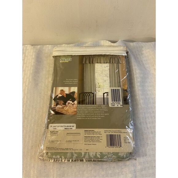 Martha Stewart Antique rose jacquard valance - Picture 1 of 2